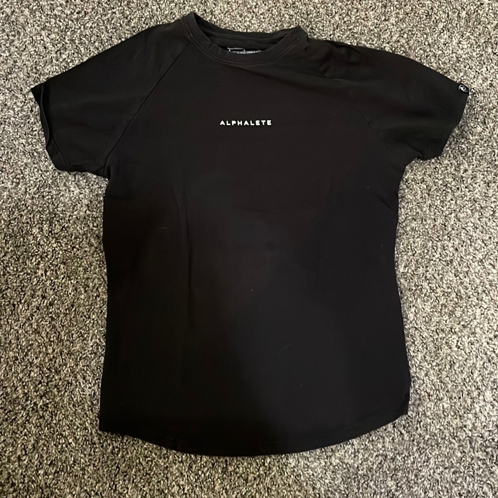 Alphalete shirt